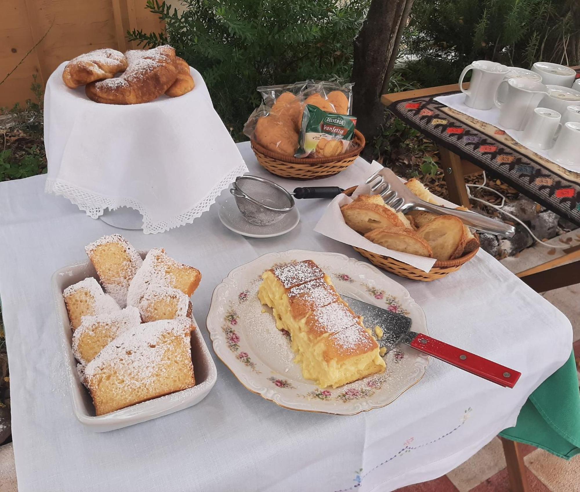 B&B Il Giardino Del Barone Pozzomaggiore Exteriér fotografie